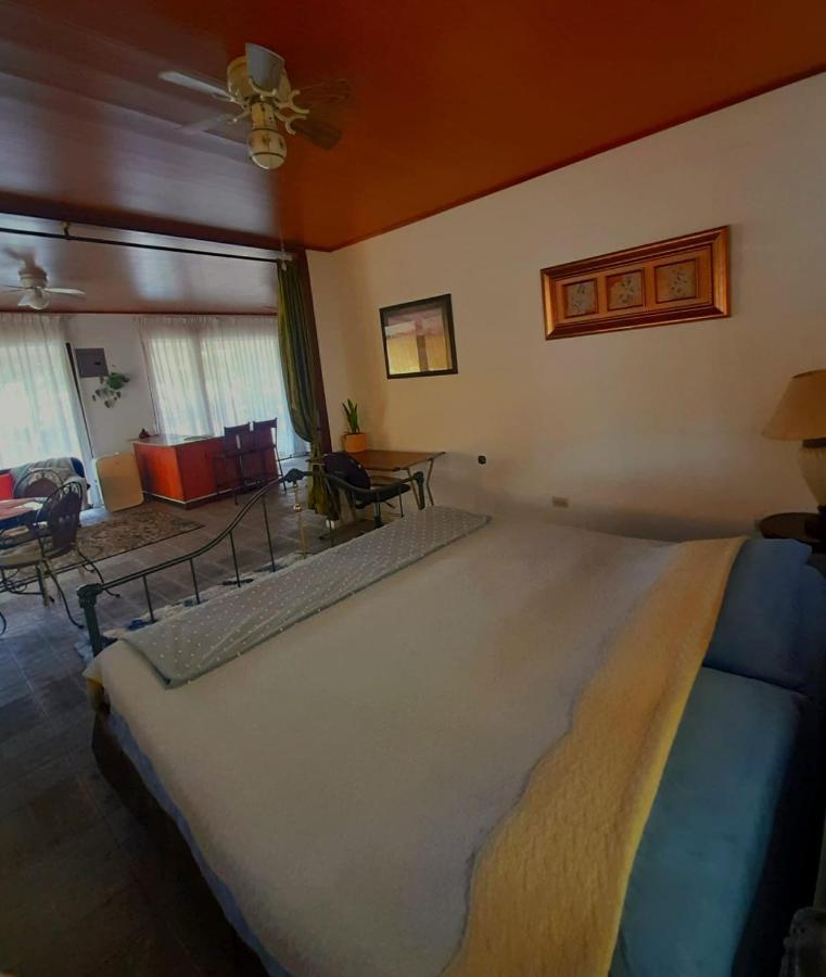 Nirvana Apartament Hostal Río Segundo Екстериор снимка